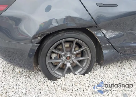 2022 Tesla Model 3 Long Range Dual Motor All-Wheel Drive z USA, uszkodzony, nr VIN 5YJ3E1EB1NF194058